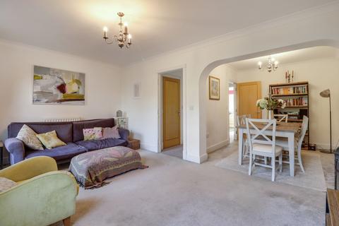 8 Thorne Close, Claygate, Esher, KT10 0HE