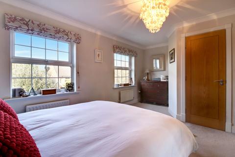 8 Thorne Close, Claygate, Esher, KT10 0HE