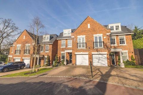 3 bedroom semi-detached house for sale, Oak Wood Place, Gerrards Cross SL9