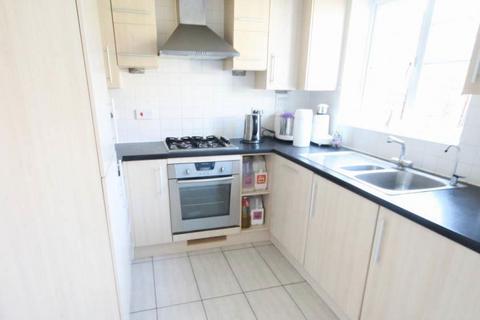 2 bedroom terraced house to rent, Rykmansford Road, Fleet GU51