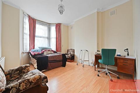 2 bedroom flat for sale, Tubbs Road, London