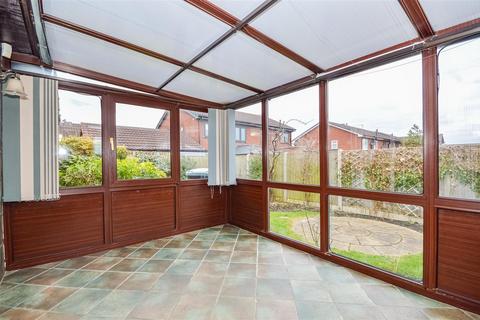 2 bedroom detached bungalow for sale, Rose Farm Approach, Altofts WF6