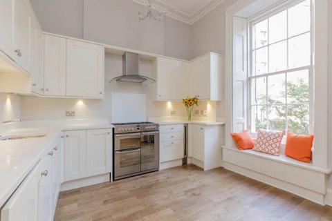 3 bedroom flat to rent, Clarence Street, Stockbridge, Edinburgh