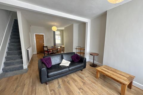 39 Forest Range, Manchester, M19 2ES