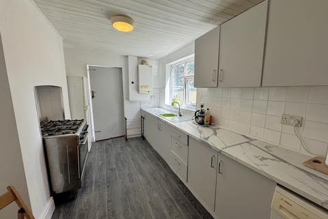 39 Forest Range, Manchester, M19 2ES