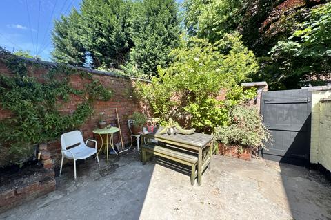 39 Forest Range, Manchester, M19 2ES