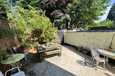 39 Forest Range, Manchester, M19 2ES