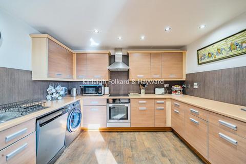 3 bedroom flat for sale, Glebelands Close, North Finchley