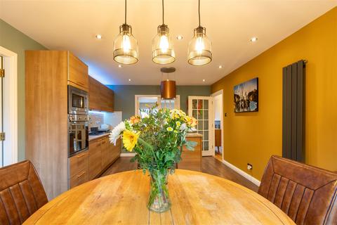 6 Abbey Lane, Errol, Perth, PH2 7GB