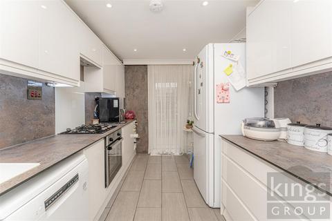 17 Fishers Close, Waltham Cross, EN8 7NL