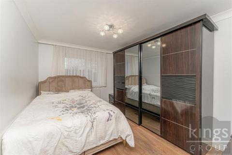 17 Fishers Close, Waltham Cross, EN8 7NL