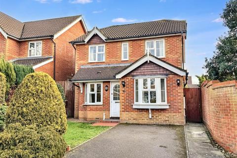18 Darent Close, Stone Cross, Pevensey, BN24 5PW