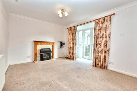 18 Darent Close, Stone Cross, Pevensey, BN24 5PW