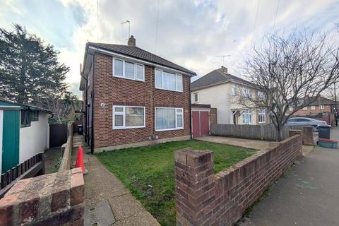 Colonial Road, Bedfont, TW14