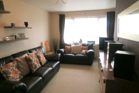 2 bedroom maisonette for sale, Colonial Road, Bedfont, TW14