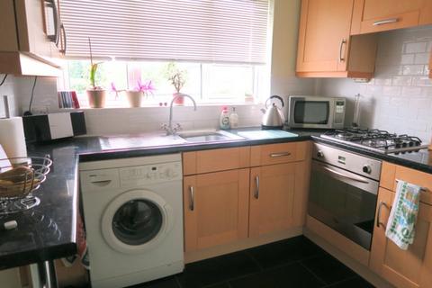 2 bedroom maisonette for sale, Colonial Road, Bedfont, TW14