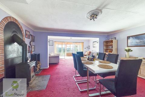 214 Avery Way, Allhallows, Rochester, ME3 9QJ
