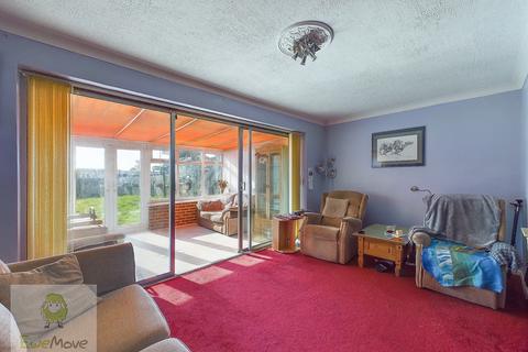 214 Avery Way, Allhallows, Rochester, ME3 9QJ