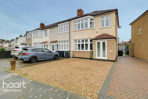 3 bedroom end of terrace house for sale, Carnarvon Avenue, London