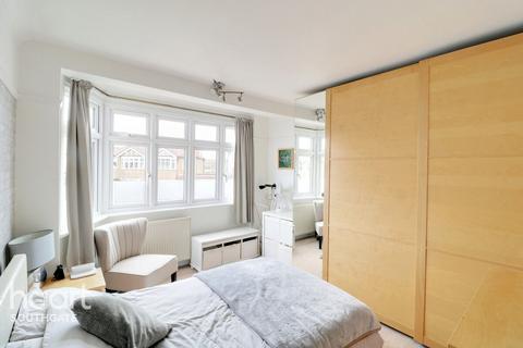 3 bedroom end of terrace house for sale, Carnarvon Avenue, London