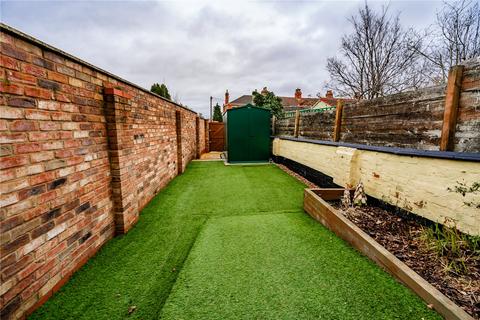 4 bedroom end of terrace house for sale, Chantry Lane, Grimsby, Lincolnshire, DN31