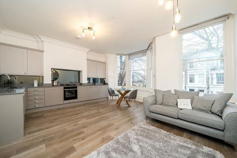 2 bedroom flat for sale, Weltje Road, London W6