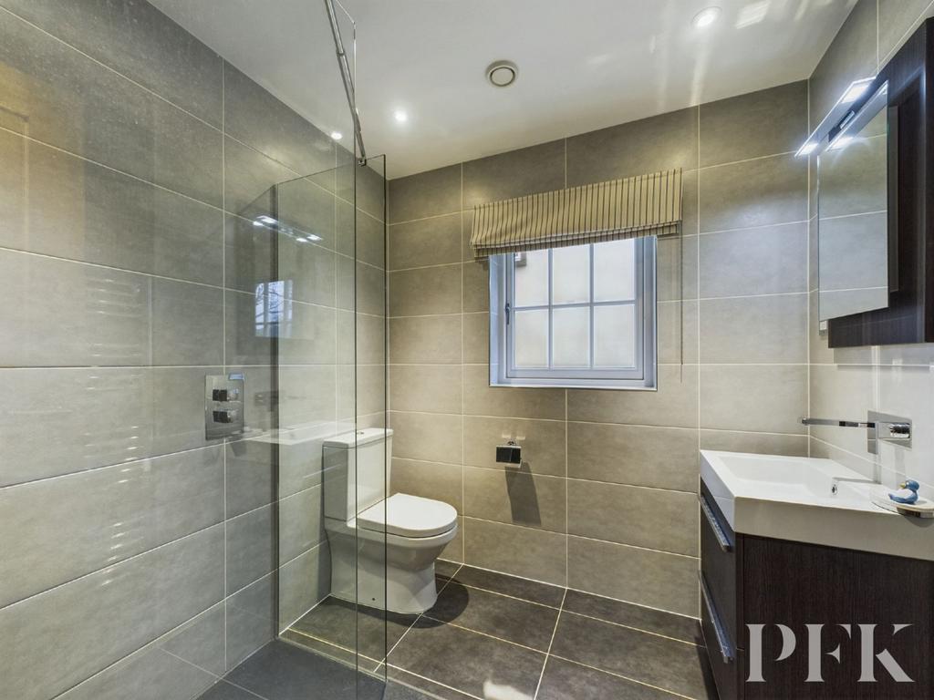 Family Shower Room