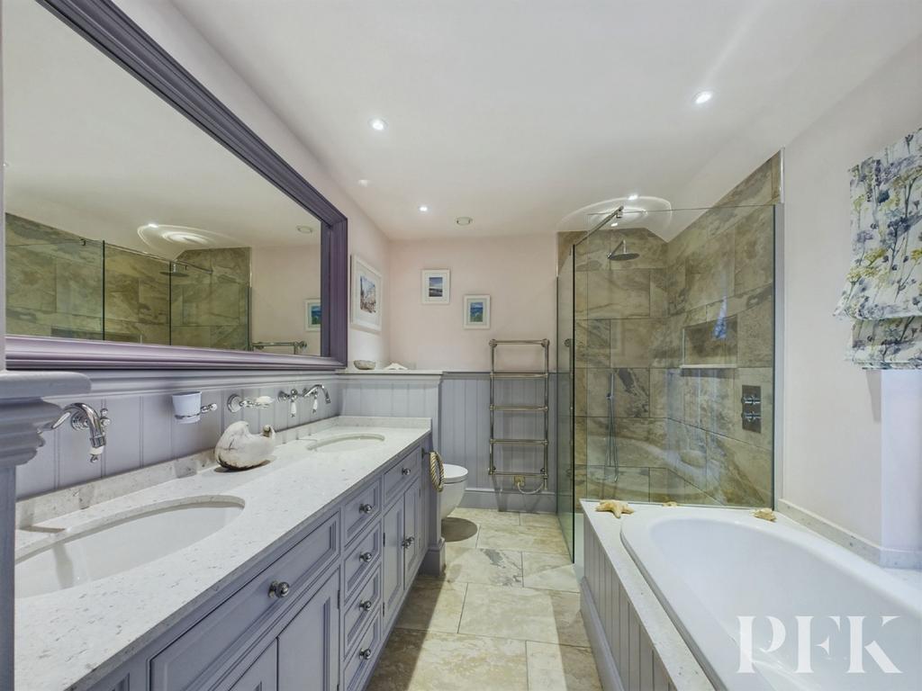 Ensuite Bathroom