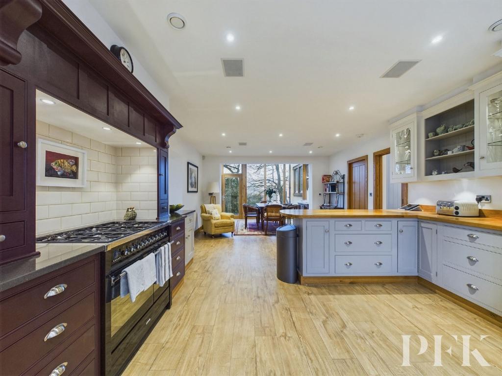 Kitchen/Dining