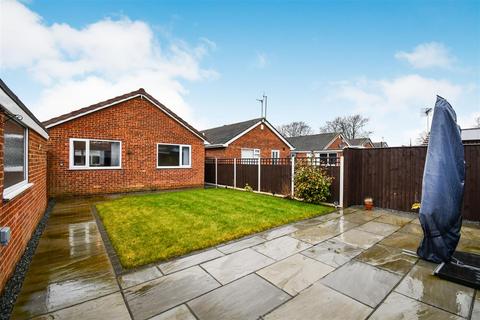 2 bedroom detached bungalow for sale, Yewtree Drive, Hull