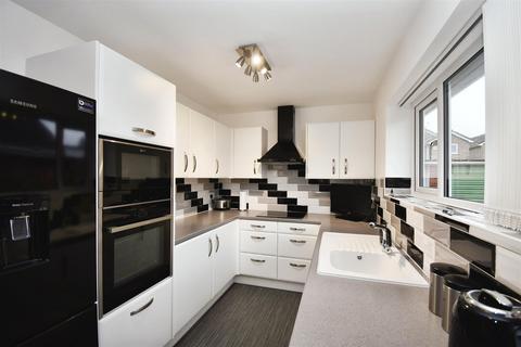 22 Yewtree Drive, Hull, HU5 5YH