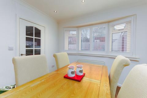 15 Manor Way, Rutherglen, Glasgow, G73 4EP