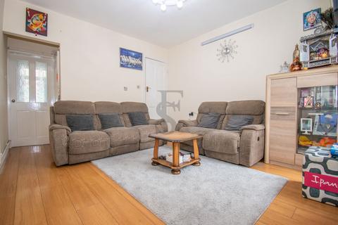 3 bedroom terraced house for sale, Bridge Road, Leicester