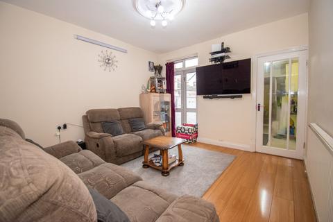 3 bedroom terraced house for sale, Bridge Road, Leicester