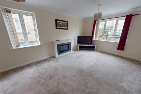 2 bedroom apartment for sale, Chelker Close, Bradford