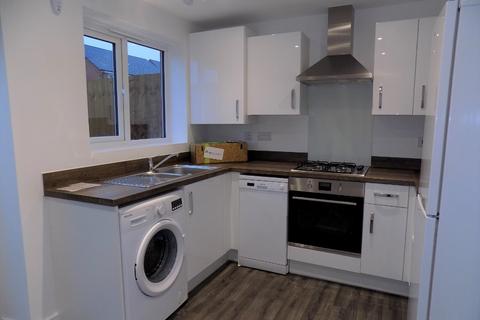 3 bedroom terraced house to rent, Lillingstone Avenue, Tamworth, B79