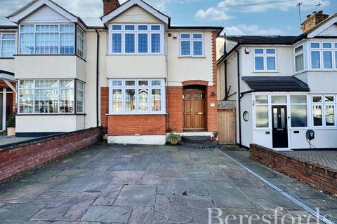 4 bedroom semi-detached house for sale, Osborne Road, Hornchurch, RM11