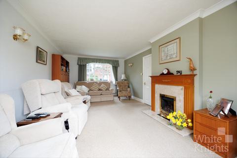 4 bedroom detached house for sale, Steggles Close, Reading RG5