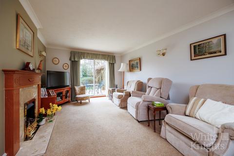 4 bedroom detached house for sale, Steggles Close, Reading RG5