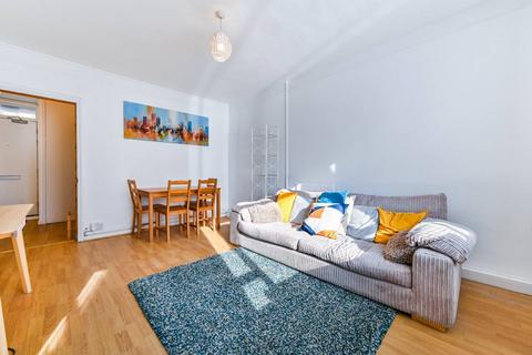 3 bedroom flat for sale, Priory Green Estate, Islington, London, N1