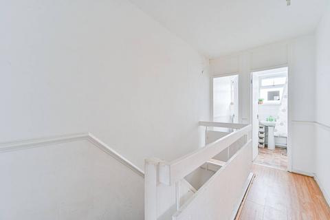 Flat 10, Kenyon House Elmington Estate, London, SE5 7HY