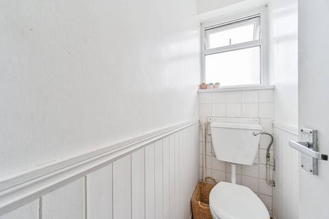 Flat 10, Kenyon House Elmington Estate, London, SE5 7HY