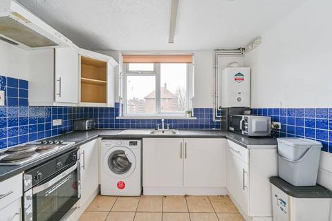 Flat 10, Kenyon House Elmington Estate, London, SE5 7HY