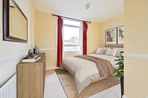 2 bedroom flat for sale, Linden Grove, Nunhead, London, SE15