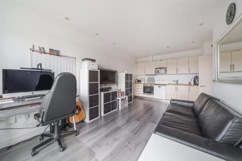 2 bedroom apartment for sale, Crouch End Hill, London N8