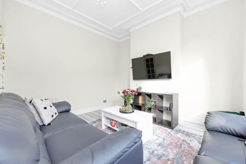 2 bedroom flat for sale, Abbotts Park Road, Leyton, E10