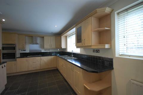 3 bedroom detached house to rent, 1a Grange Road, Penn