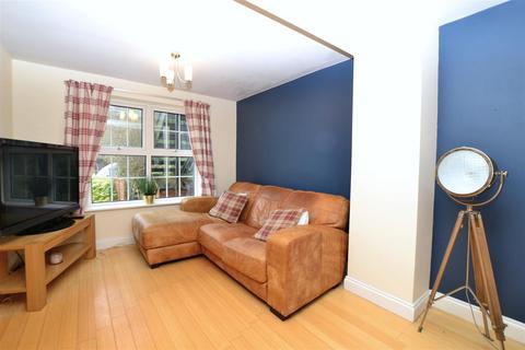 3 bedroom maisonette for sale, Zinzan Street, Reading