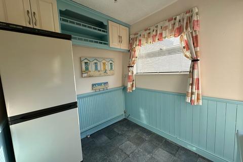 2 bedroom bungalow to rent, Totnes Close, Hugglescote, Coalville, LE67