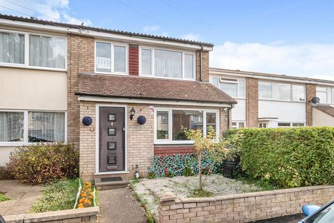 3 bedroom terraced house to rent, Sun Street, Bedfordshire SG18